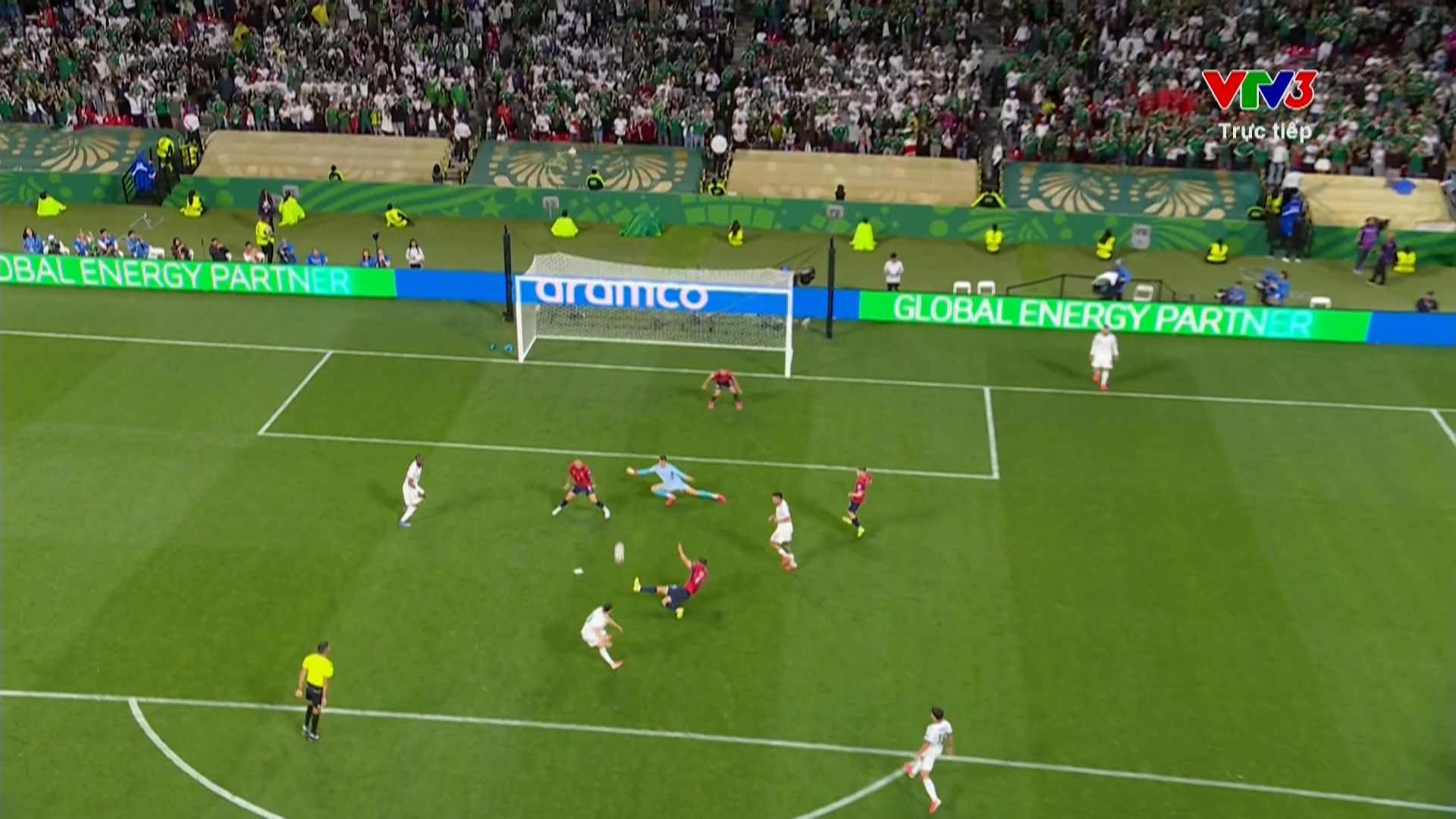 Fidalgo ấn định chiến thắng 3-0 cho Mexico